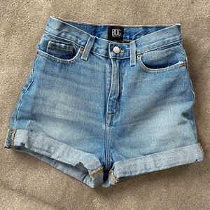 BDG UO mom high rise shorts